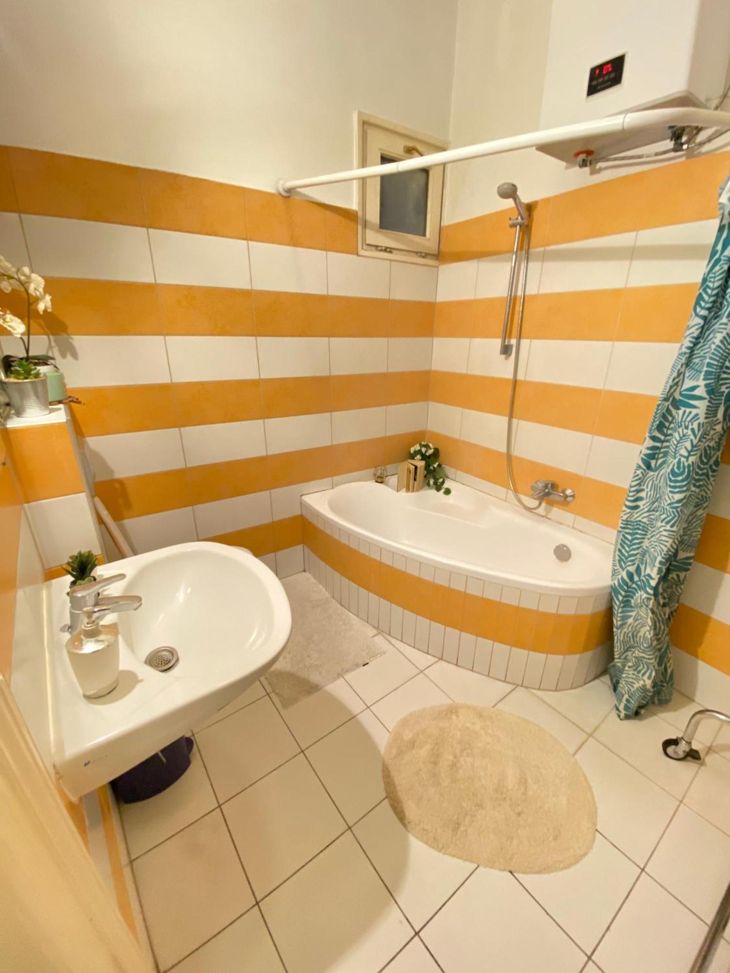 Sziv Apartment - Modern And Comfortable Budapest Bagian luar foto